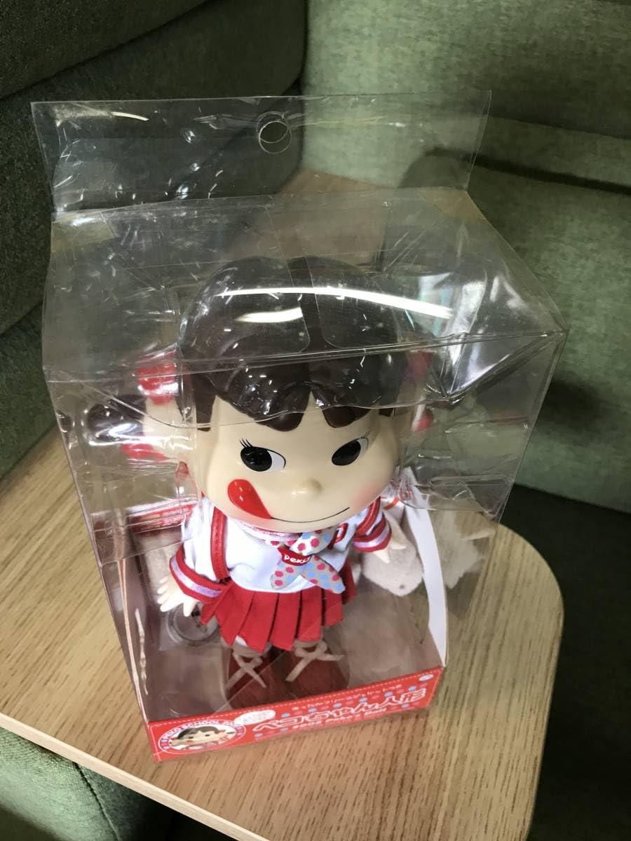 不二家。ペコちゃん.セブンイレブン2005。 Amazon.co.jp: 不二家 ペコちゃん人形 セブンイレブン 2005年